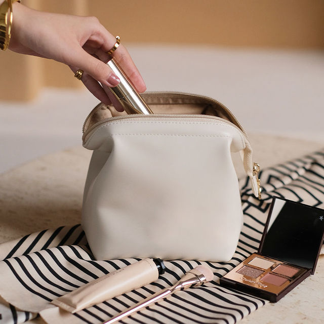 Luxvoyant™ Mini Essence Travel Beauty Case